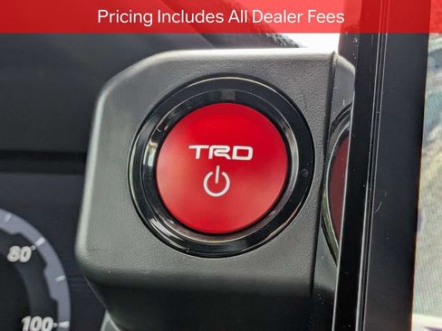 Certified 2025 Toyota Tacoma TRD Off-Road AWD/4WD image 30