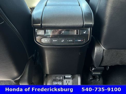 Used 2022 Toyota Highlander Platinum image 31