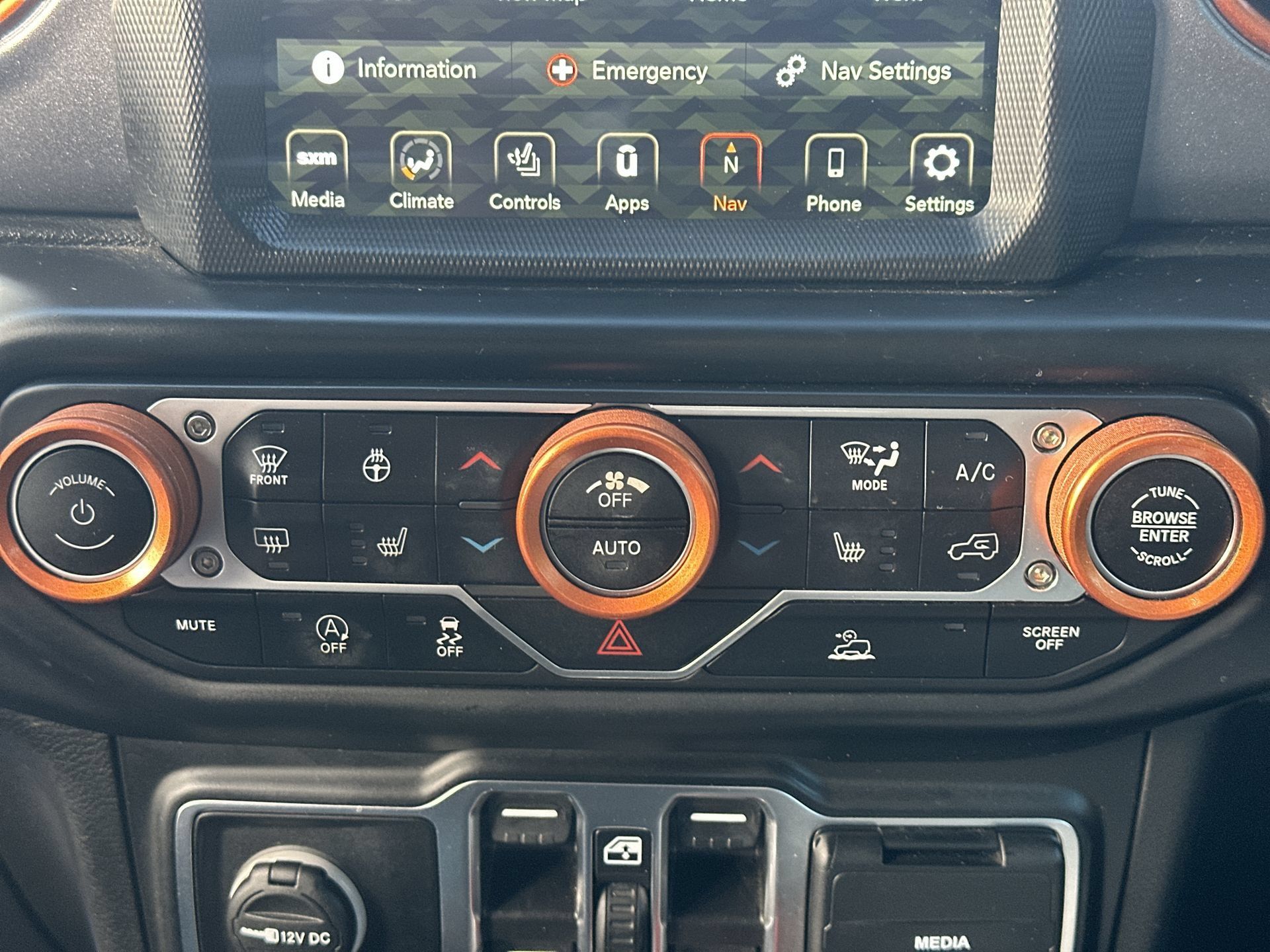Used 2022 Jeep Gladiator Mojave w/ LED Lighting Group AWD/4WD image 29