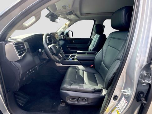 Used 2024 Toyota Tundra Limited w/ Power Package RWD image 29