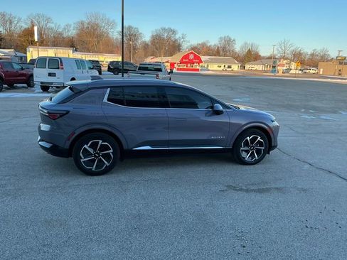 Used 2024 Chevrolet Equinox EV LT image 16