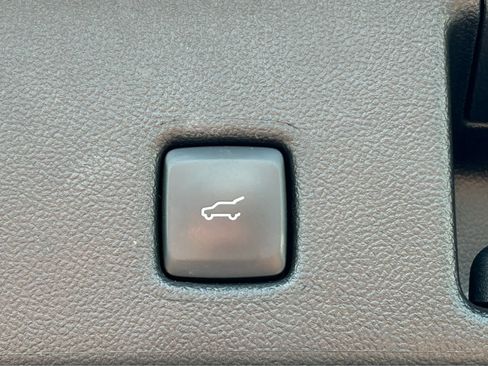 Used 2025 Ford Escape Platinum AWD/4WD image 8