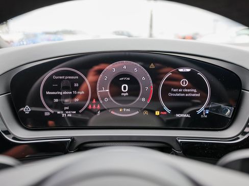 New 2025 Porsche Cayenne GTS image 15