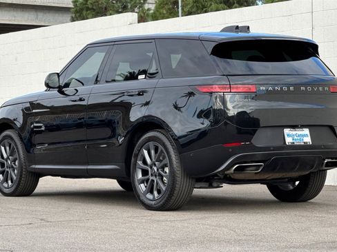 Used 2023 Land Rover Range Rover Sport SE image 3