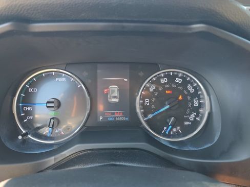Used 2021 Toyota RAV4 LE AWD/4WD image 21
