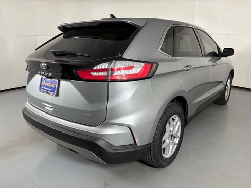 Used 2024 Ford Edge SEL image 8