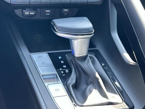 Used 2022 Hyundai Elantra Limited image 33