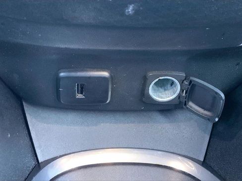 Used 2017 Chevrolet Malibu LT image 16