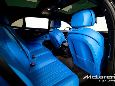 Used 2022 Bentley Flying Spur V8 image 26
