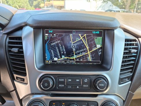 Used 2019 Chevrolet Suburban LT image 19