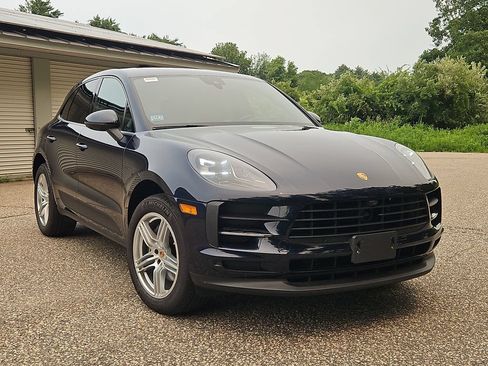 Certified 2021 Porsche Macan w/ Premium Package Plus AWD/4WD image 9