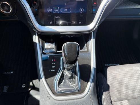 Used 2022 Subaru Outback Premium image 14