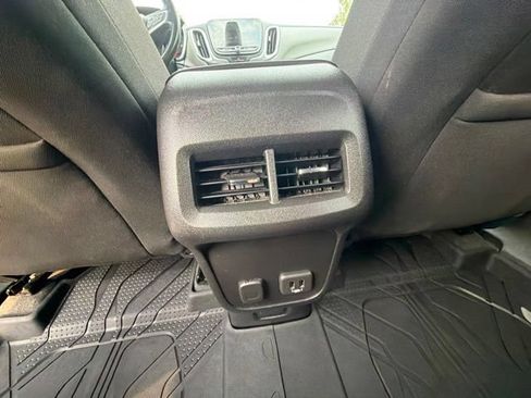 Used 2018 Chevrolet Equinox LT w/ Sun & Infotainment Package FWD image 15