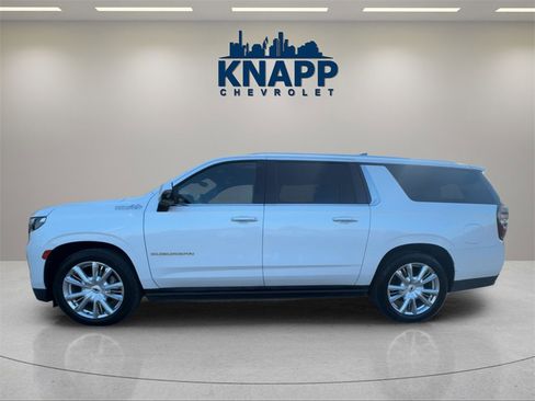 Used 2021 Chevrolet Suburban High Country image 2