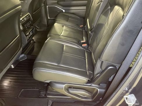 Used 2022 Jeep Wagoneer Series I w/ Premium Group I AWD/4WD image 19
