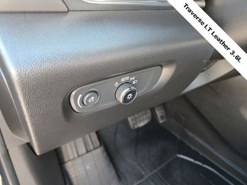 Used 2022 Chevrolet Traverse LT w/ LT Premium Package image 19