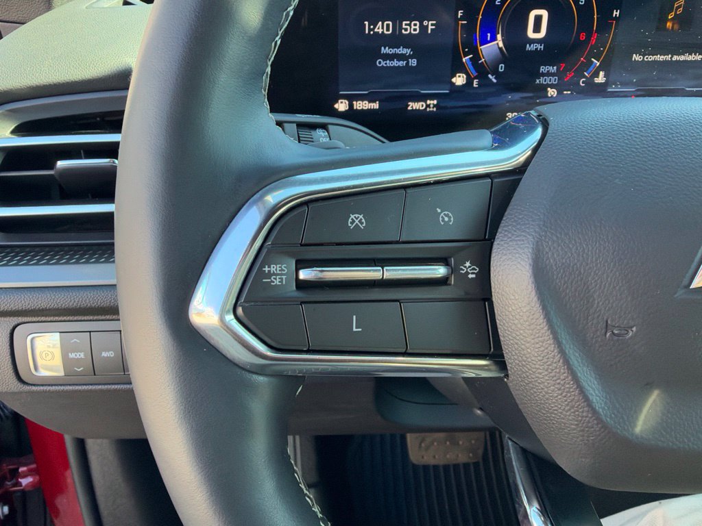Used 2024 Chevrolet Traverse LT w/ Trailering Package AWD/4WD image 25