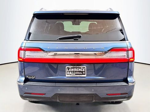 Used 2018 Lincoln Navigator Premiere RWD image 5