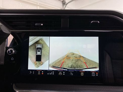 Used 2024 GMC Sierra 2500 Denali w/ Denali Reserve Package image 23