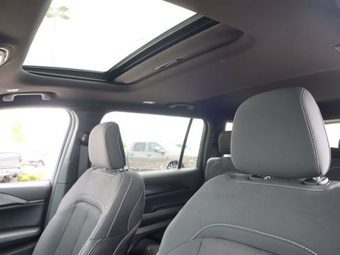 New 2026 Jeep Grand Cherokee L Laredo AWD/4WD image 16