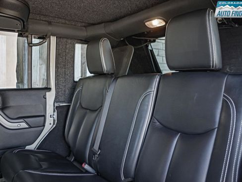 Used 2018 Jeep Wrangler Unlimited Sport S image 23