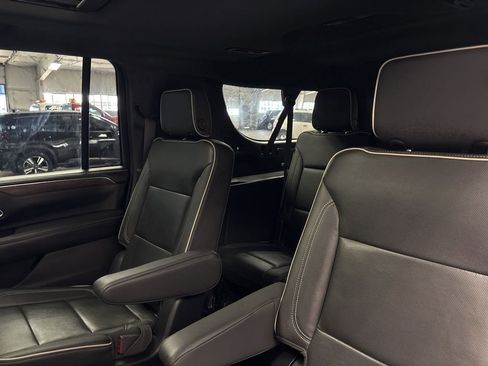 Certified 2021 Chevrolet Suburban Premier w/ Premium Package image 22