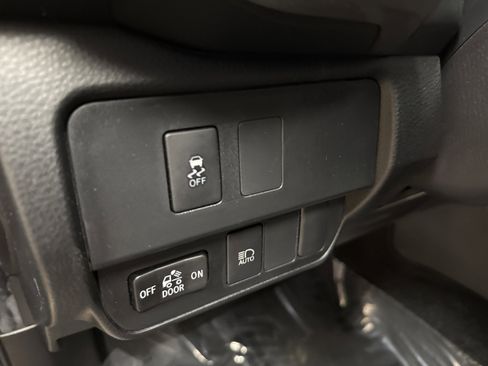 Used 2023 Toyota Tacoma SR5 AWD/4WD image 27