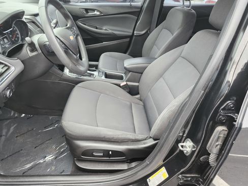 Used 2018 Chevrolet Cruze LT w/ Convenience Package image 23
