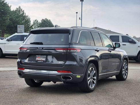 Used 2023 Jeep Grand Cherokee Overland AWD/4WD image 3