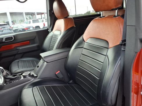 Used 2022 Ford Bronco Big Bend w/ Sasquatch Package AWD/4WD image 12