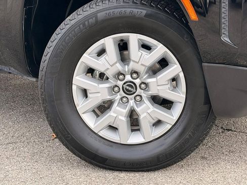 Used 2023 Nissan Frontier SV image 33