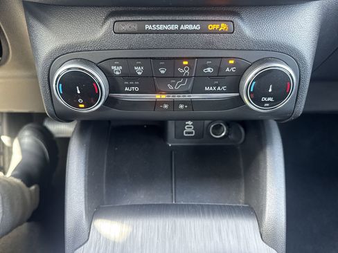 Used 2025 Ford Escape ST-Line AWD/4WD image 18