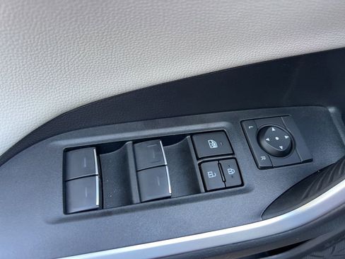 Used 2025 Toyota RAV4 Limited image 24