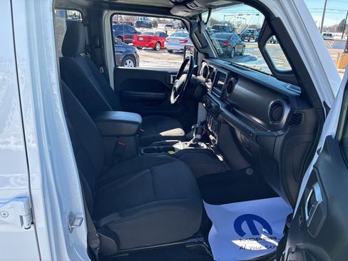 Used 2020 Jeep Gladiator Sport w/ Quick Order Package 24S image 19