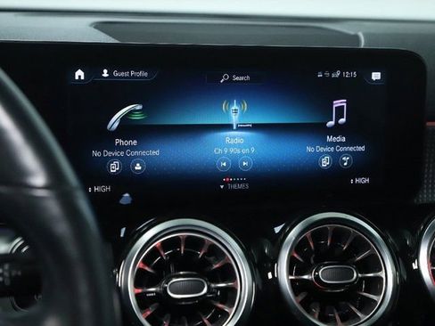 Used 2022 Mercedes-Benz GLB 250 4MATIC image 27