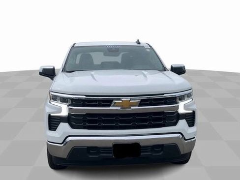 Used 2024 Chevrolet Silverado 1500 LT image 2