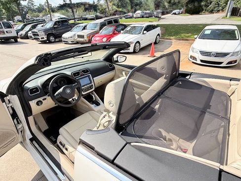 Used 2012 Volkswagen Eos Komfort FWD image 41