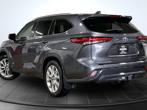 Used 2021 Toyota Highlander Limited image 15