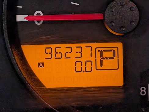 Used 2017 Nissan Frontier SV image 17