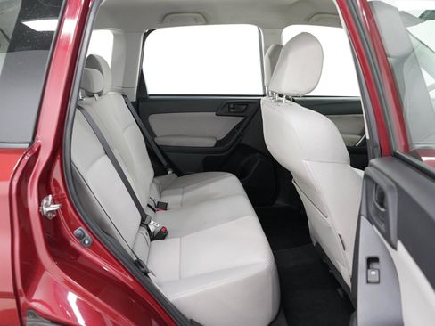 Used 2015 Subaru Forester 2.5i AWD/4WD image 12
