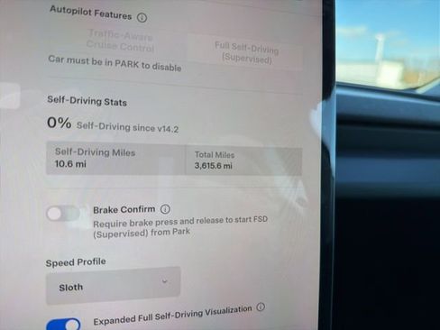 Used 2026 Tesla Model Y 2WD image 31