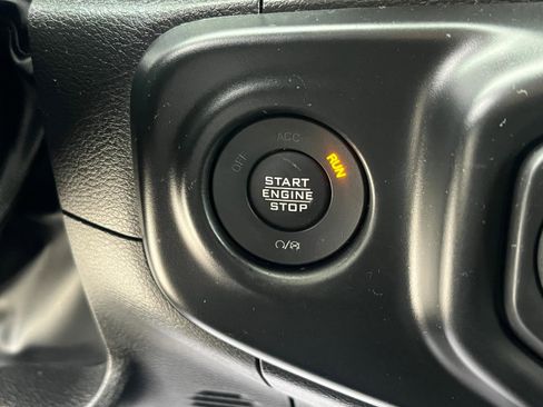 Used 2022 Jeep Wrangler Sport AWD/4WD image 9