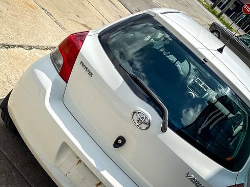 Used 2010 Toyota Yaris 2-Door Hatchback FWD image 14
