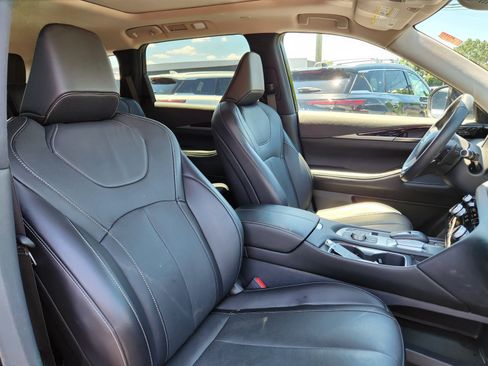 Certified 2025 INFINITI QX60 Pure w/ Cargo Package AWD/4WD image 17