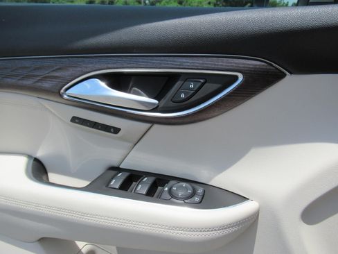 Used 2021 Buick Envision Avenir w/ Technology Package II FWD image 21