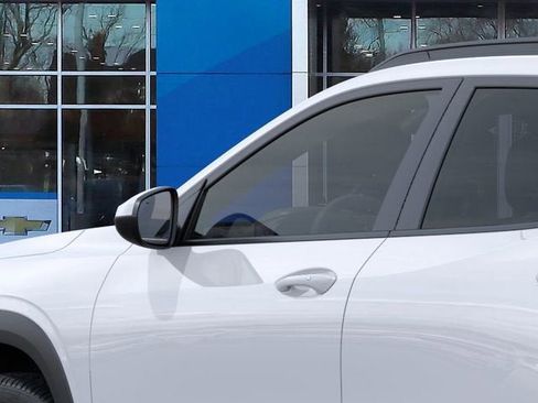 New 2026 Chevrolet Trax LT w/ Driver Confidence Package image 12