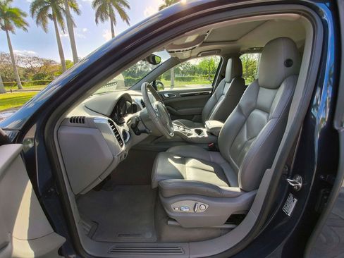 Used 2014 Porsche Cayenne AWD/4WD image 4