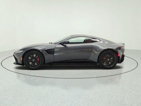 Used 2021 Aston Martin V8 Vantage Coupe RWD image 9