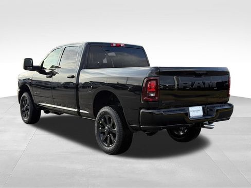 New 2026 RAM 2500 Big Horn AWD/4WD image 4