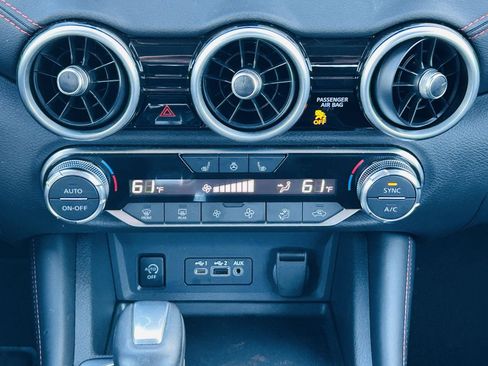 Used 2024 Nissan Sentra SR w/ SR Premium Package image 23